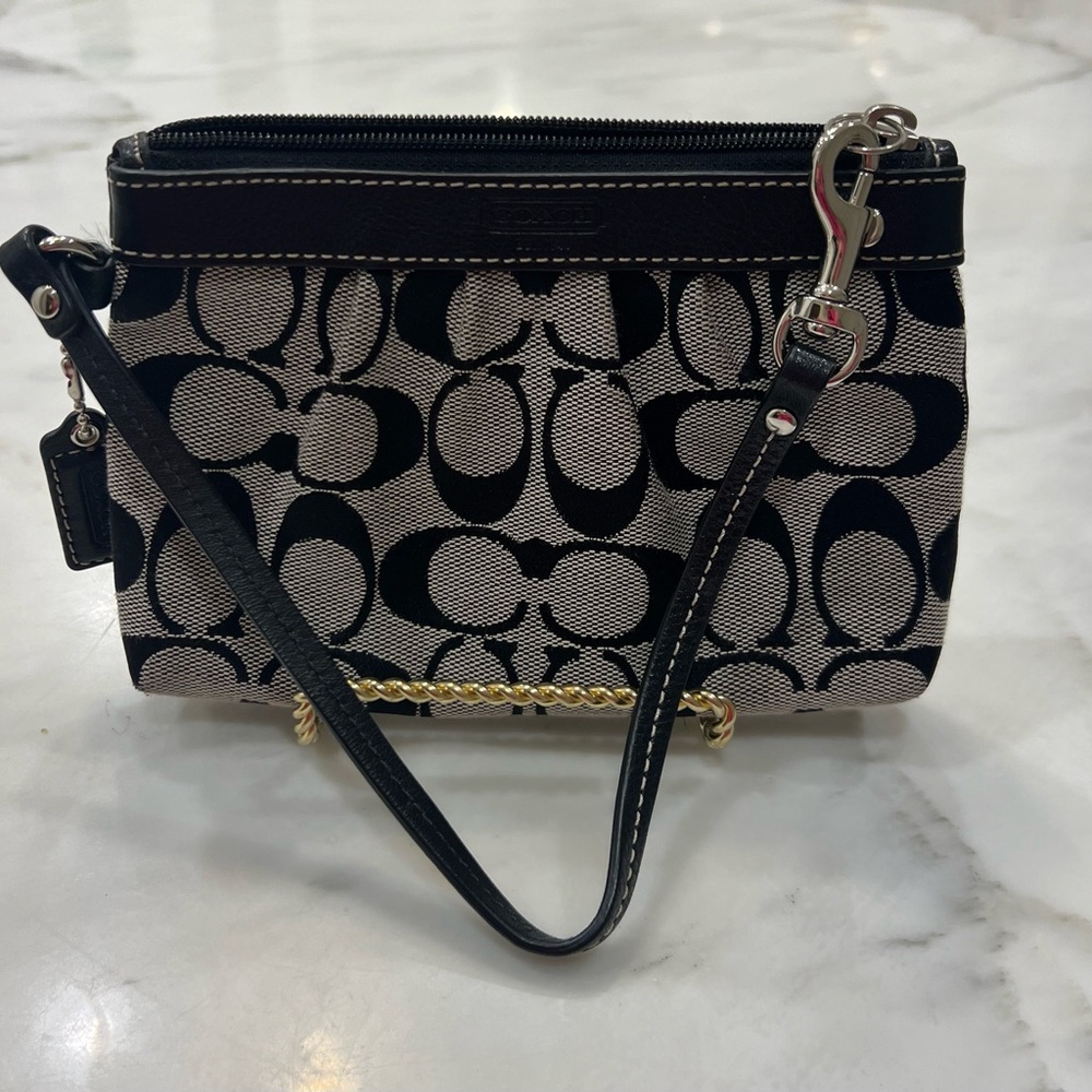 Coach Pleated Signature Canvas Wristlet – Black/Grey, Leather Strap